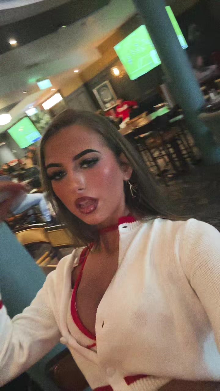 @PAULINE DELANEY