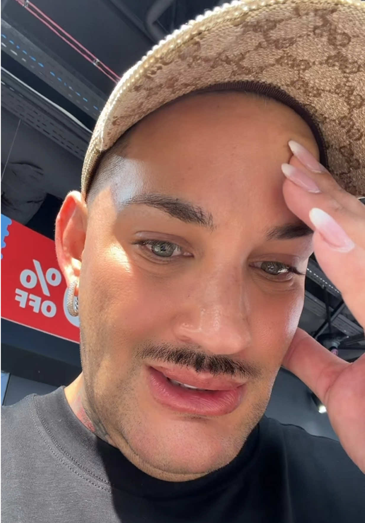 @Daniel René