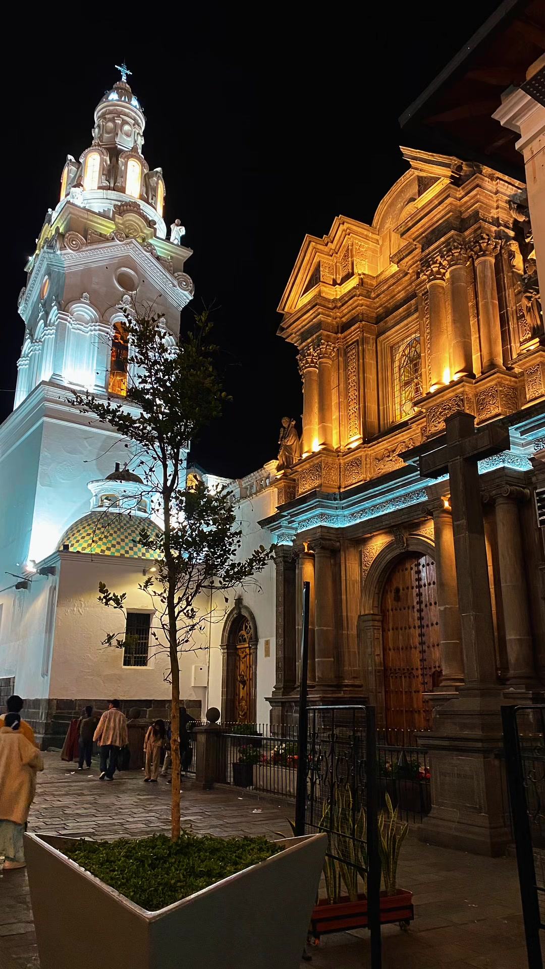 @Turisteandoxecuador. Te sigue