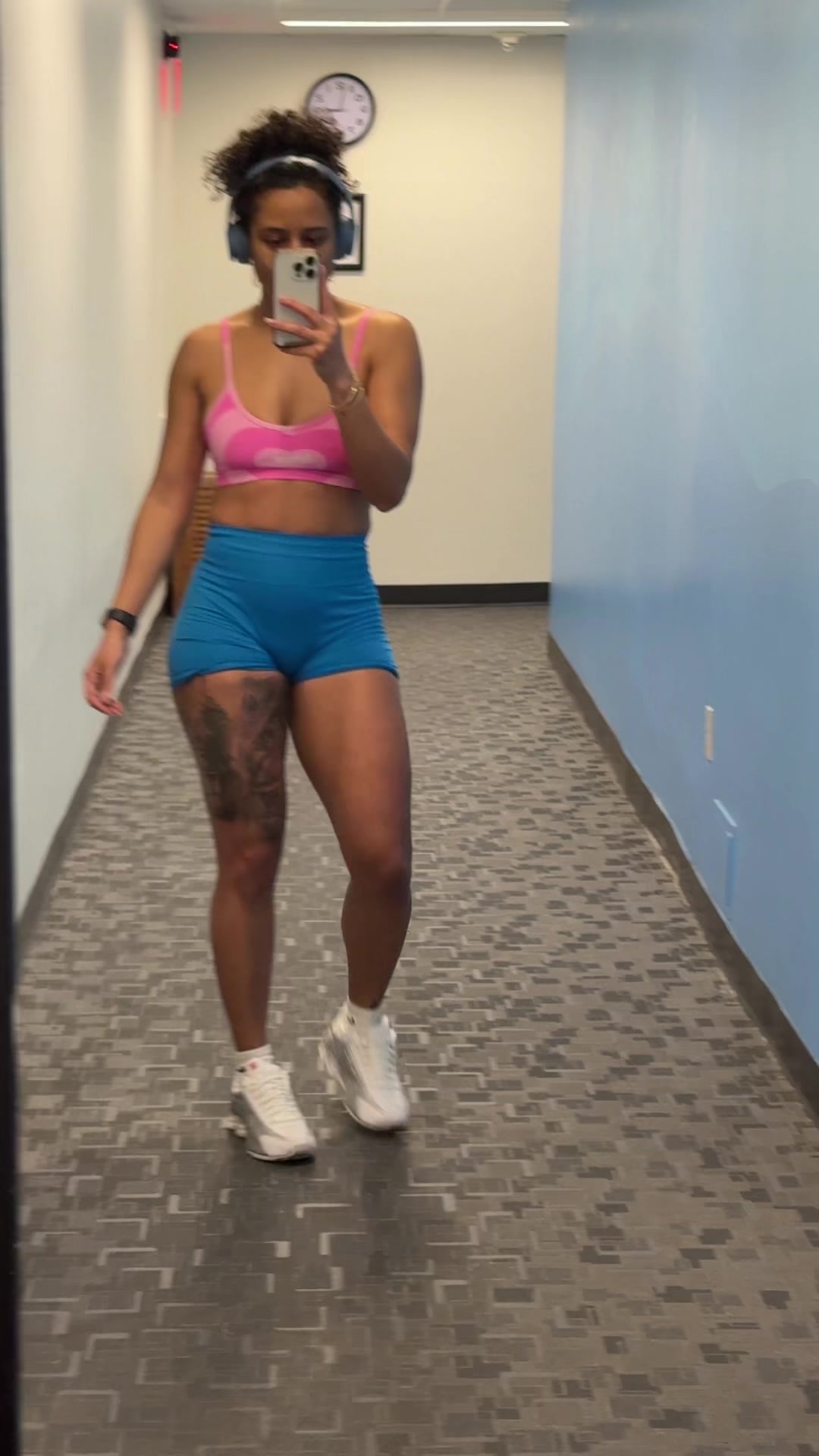 @Chellylashun