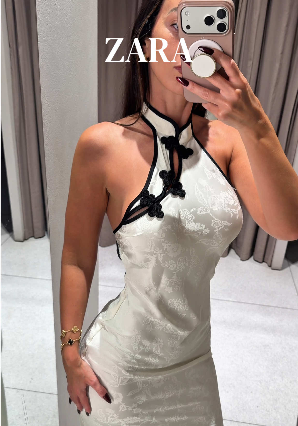@Danielle’s Closet 🦋