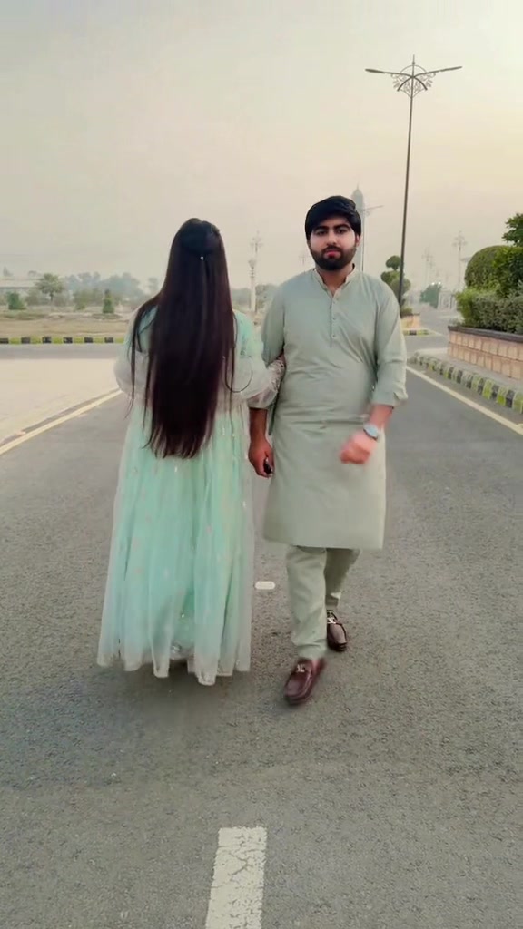 @Ahmiku Vlogs♥️