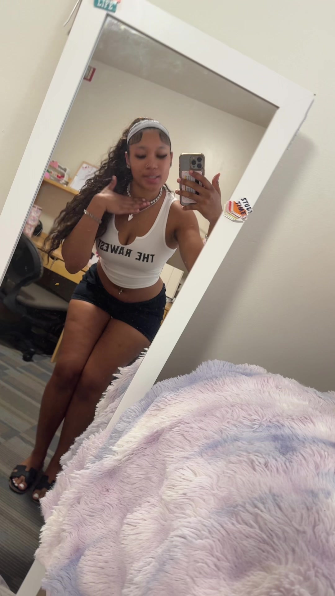 @🥸