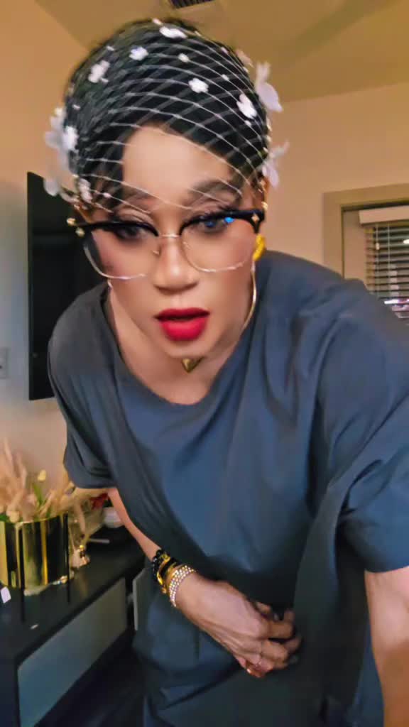 @Demi