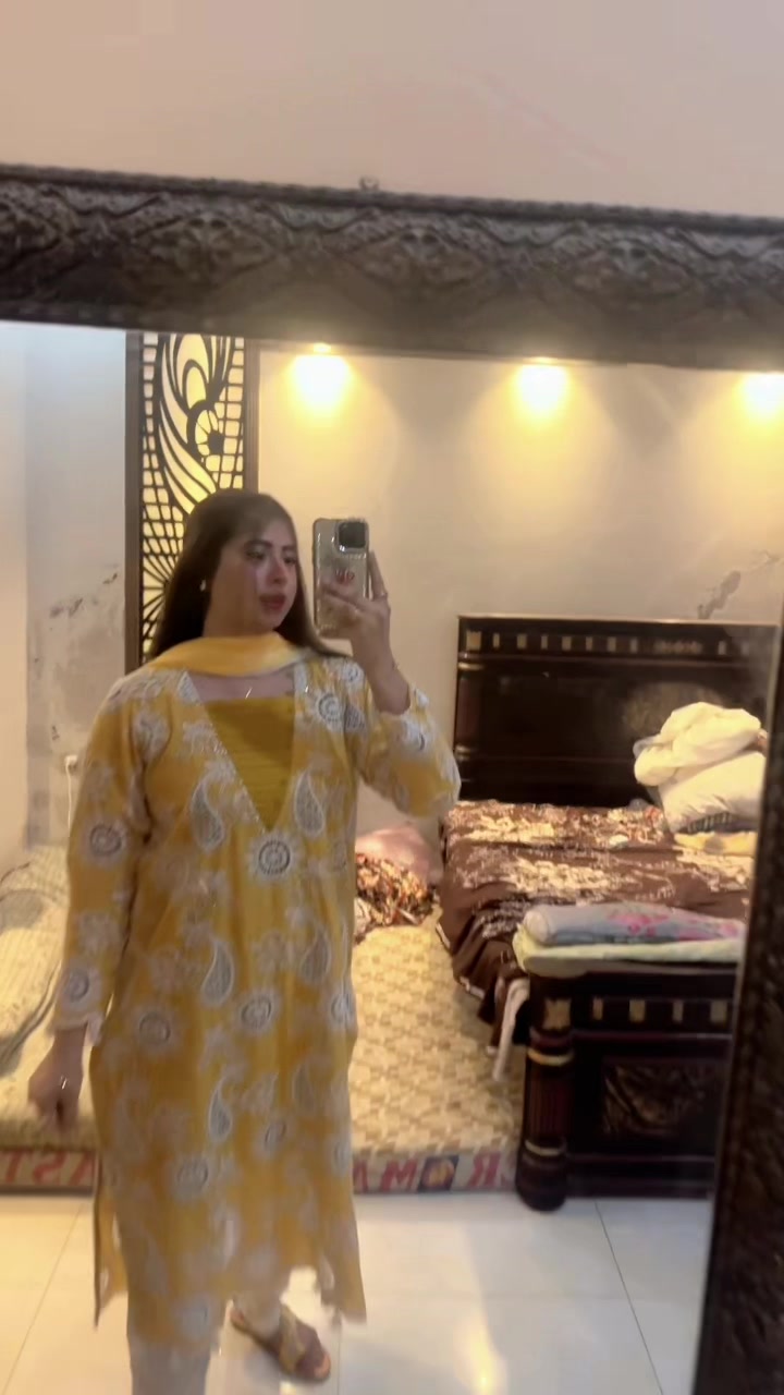 @ملکہ 😍❤️