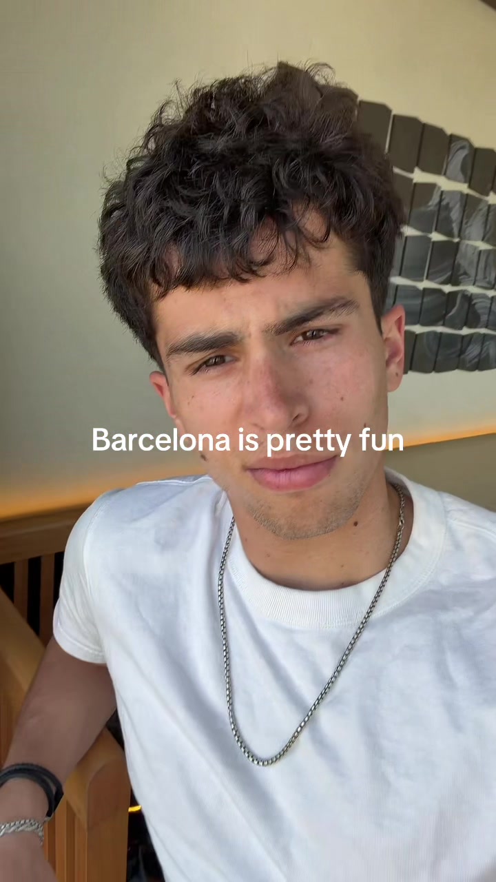 @Moanfaceemoji