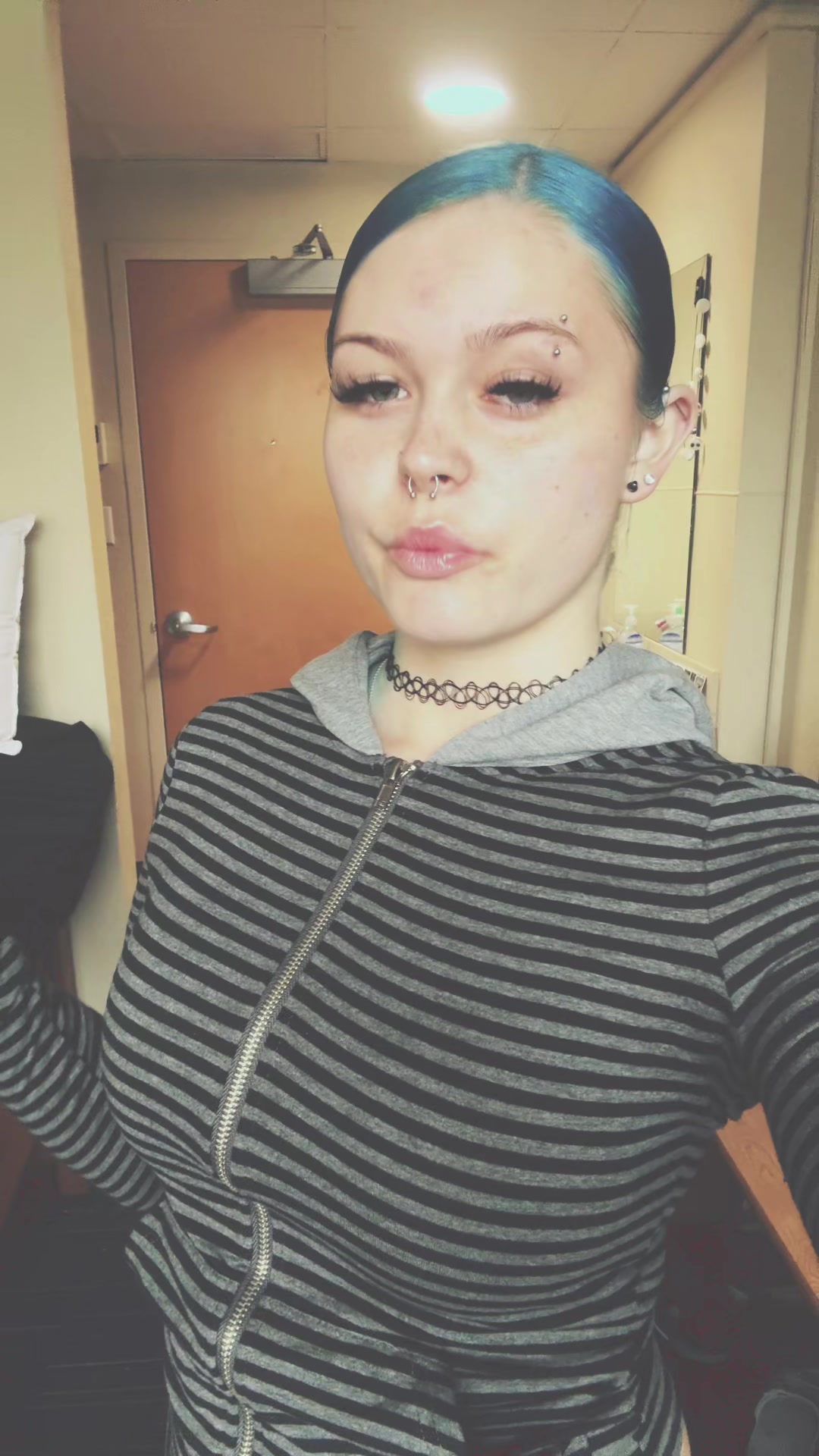 @️