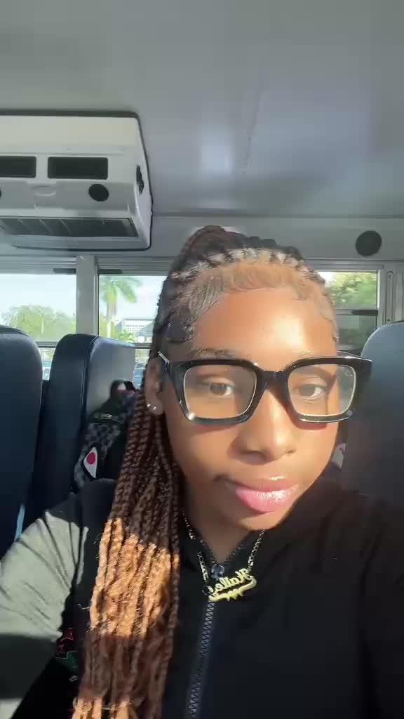 @haileycamliya._