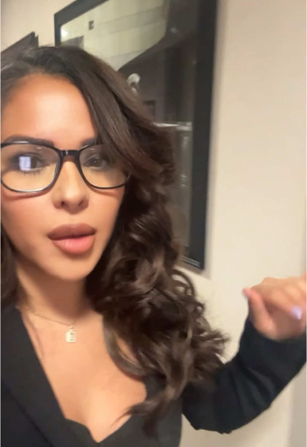 @ADRIANAMENDEZTV