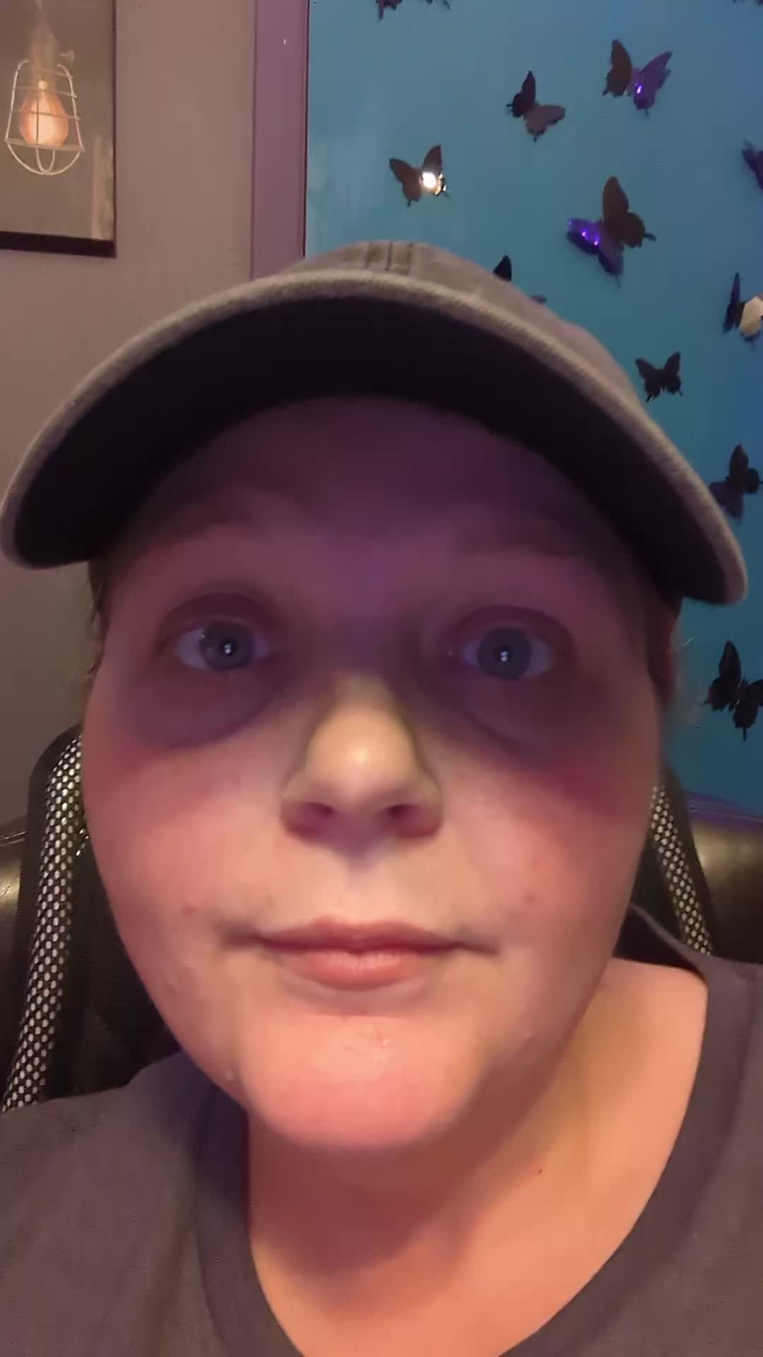 @GeekyNoelleLovesToRead