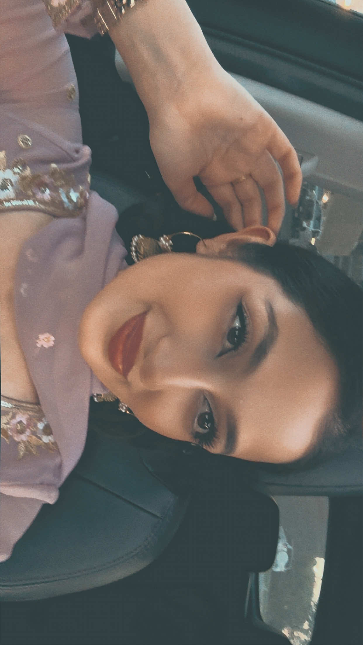 @Prakriti 🦋🌸