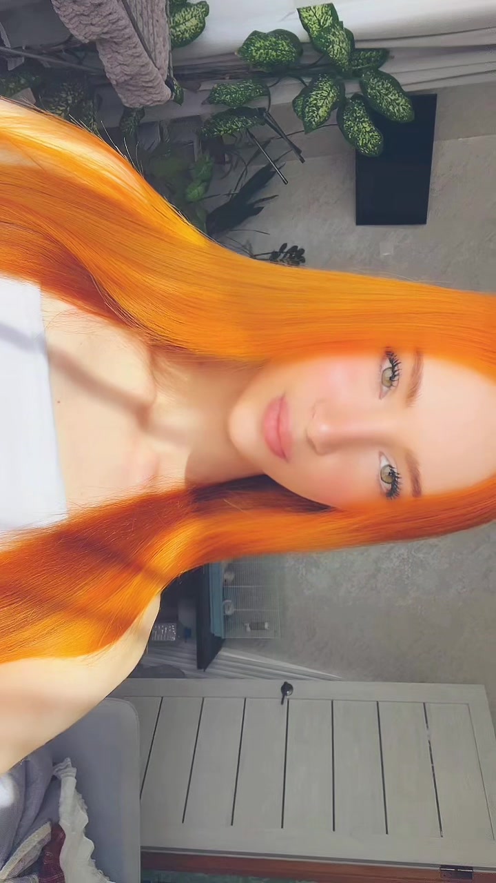 @𝐀🪽👩🏻🦰
