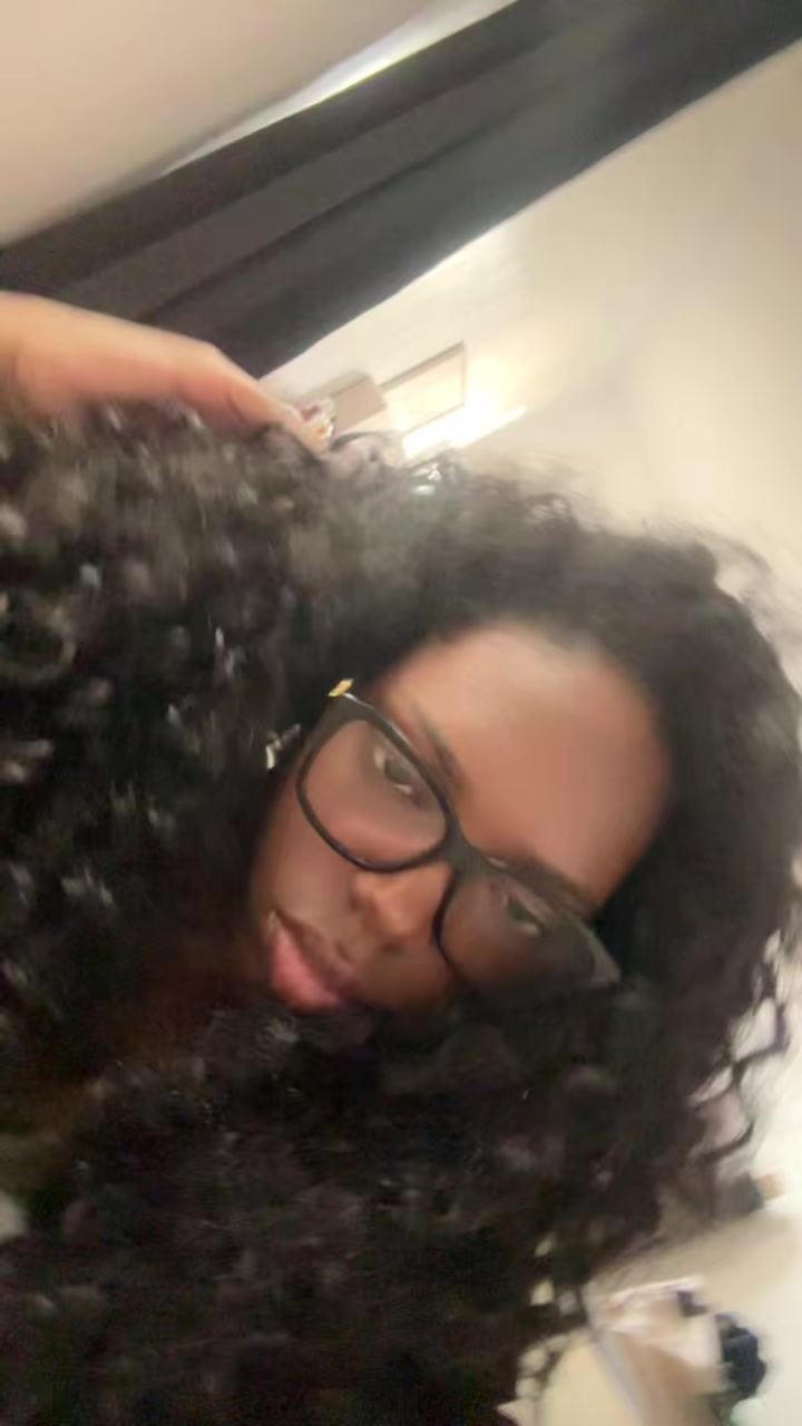 @Nia