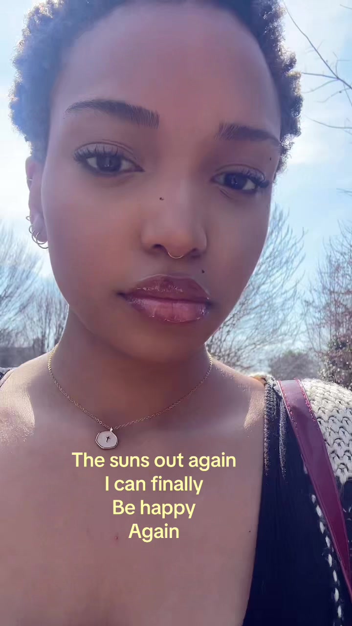 @hazeldovee