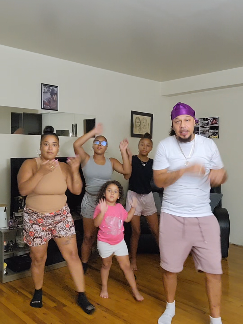 @FAMIILIAA !!🤴