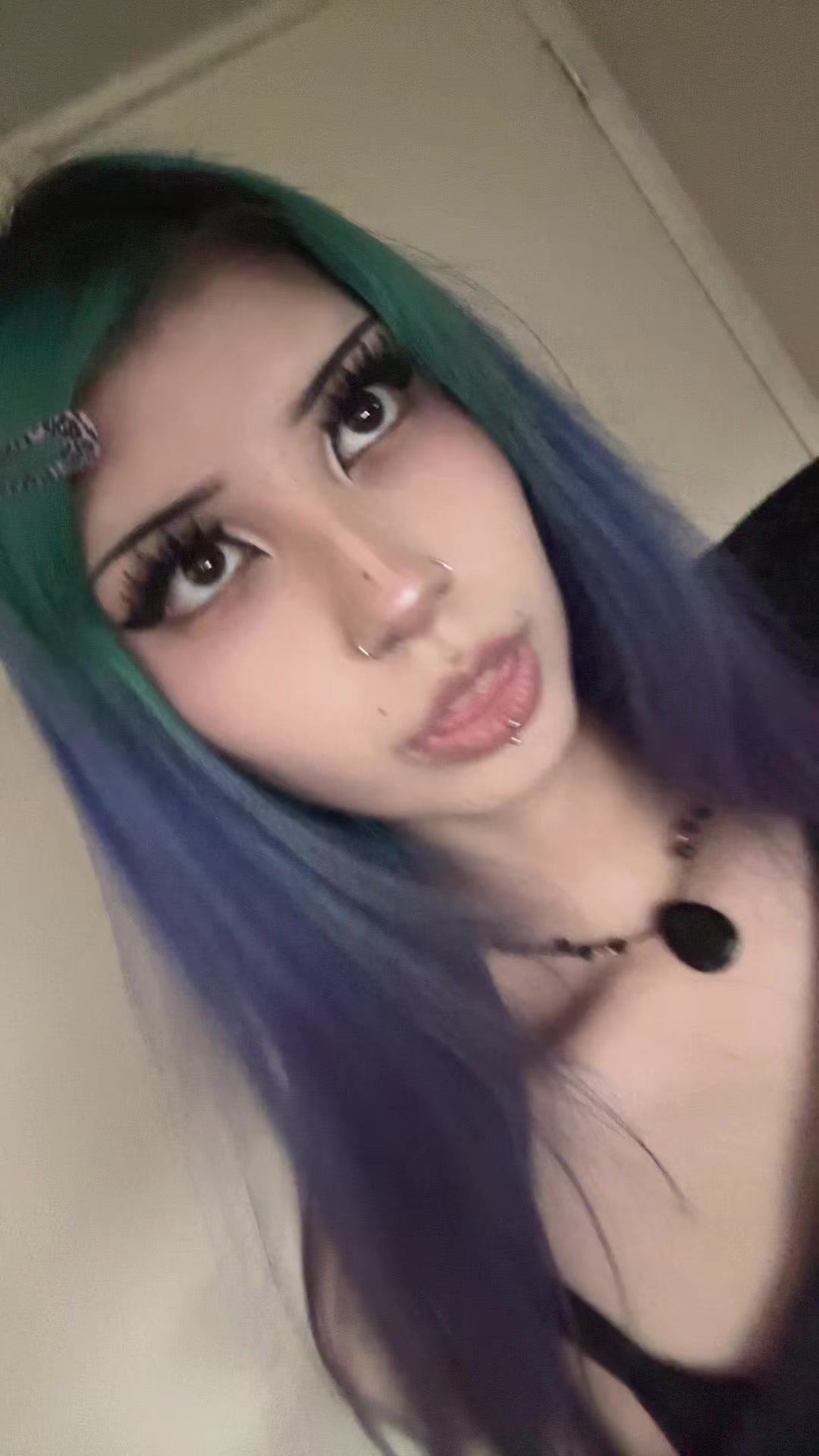 @⟡