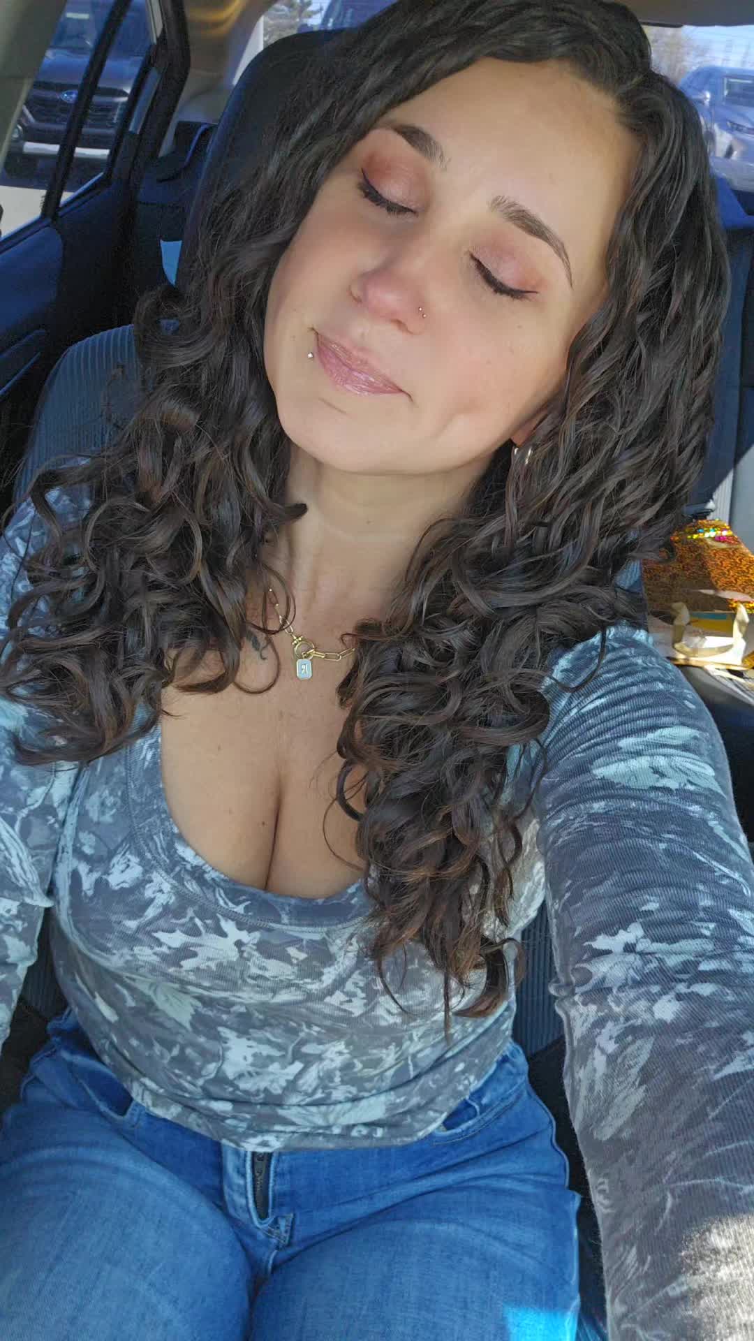 @Quirkyrn85.9®
