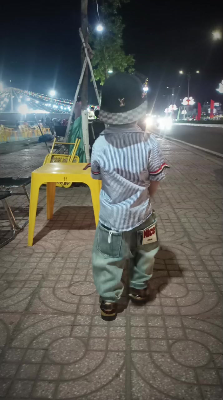 @Ph&uacute;c Hậu