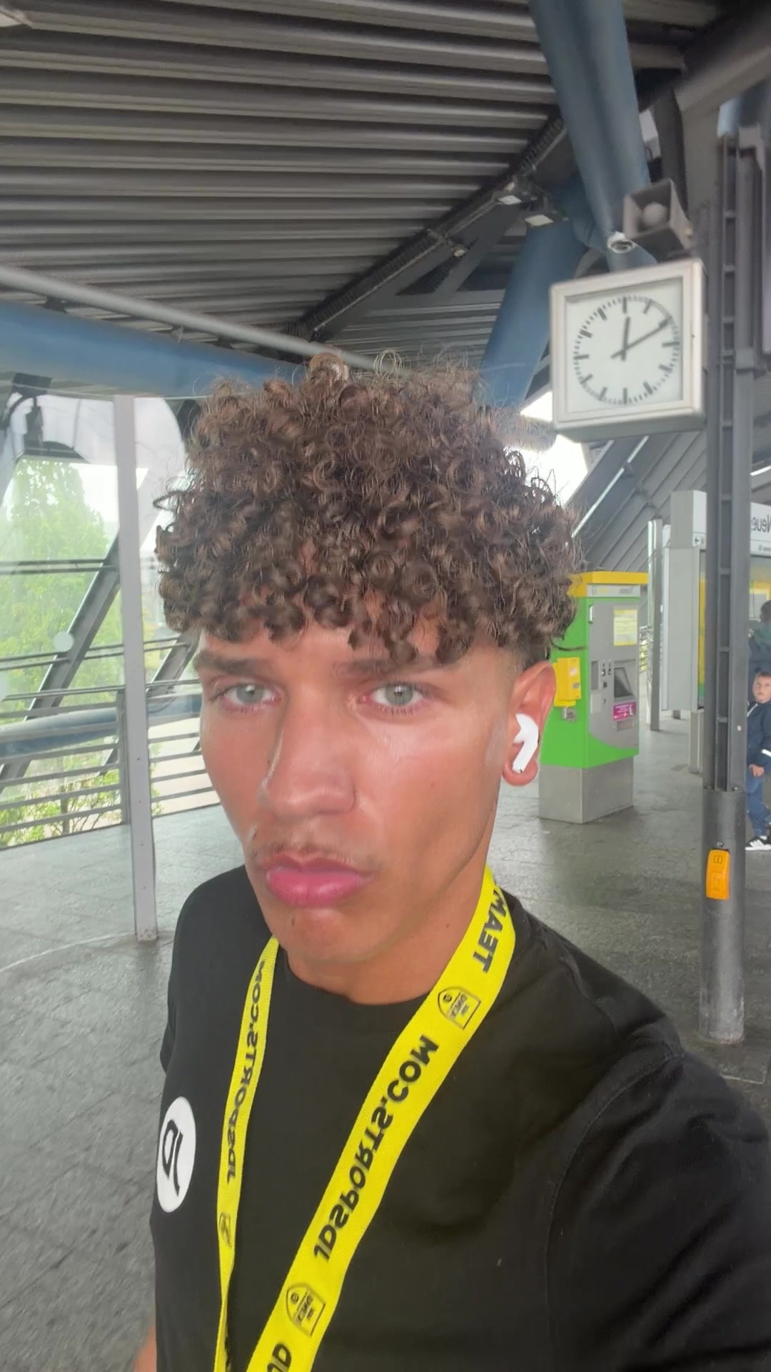 @JJ