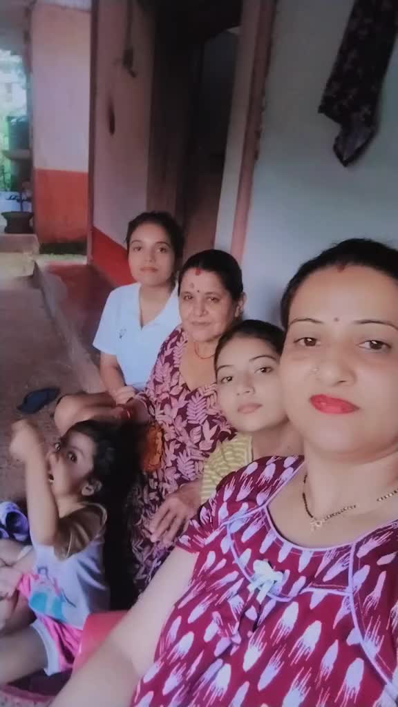 @Nisha Bhandari❤️