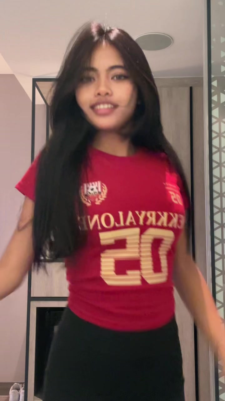@𝕊𝕚𝕣𝕚 𝕤𝕦𝕟 𝟙𝟠 ✨
