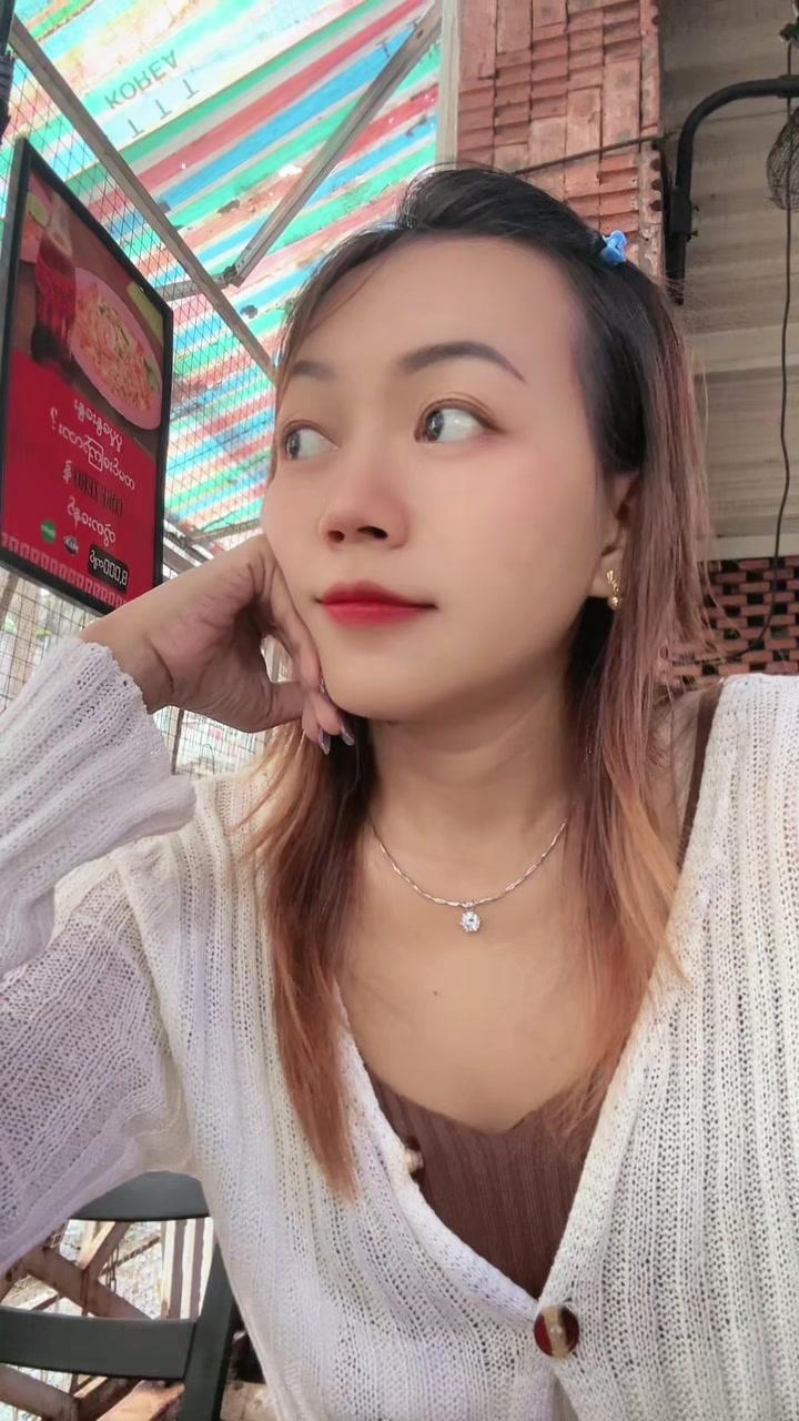 @ချယ်ရီ🌸 ရန်ကုန်စမ်းချောင်းကပါ