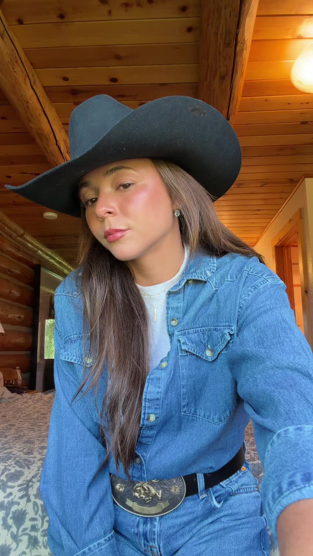 @Ana
