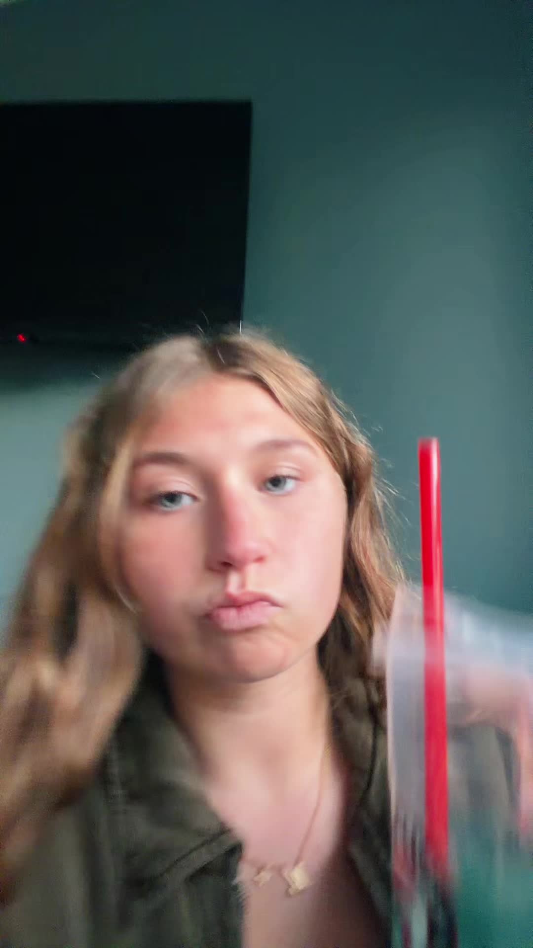 @🦄