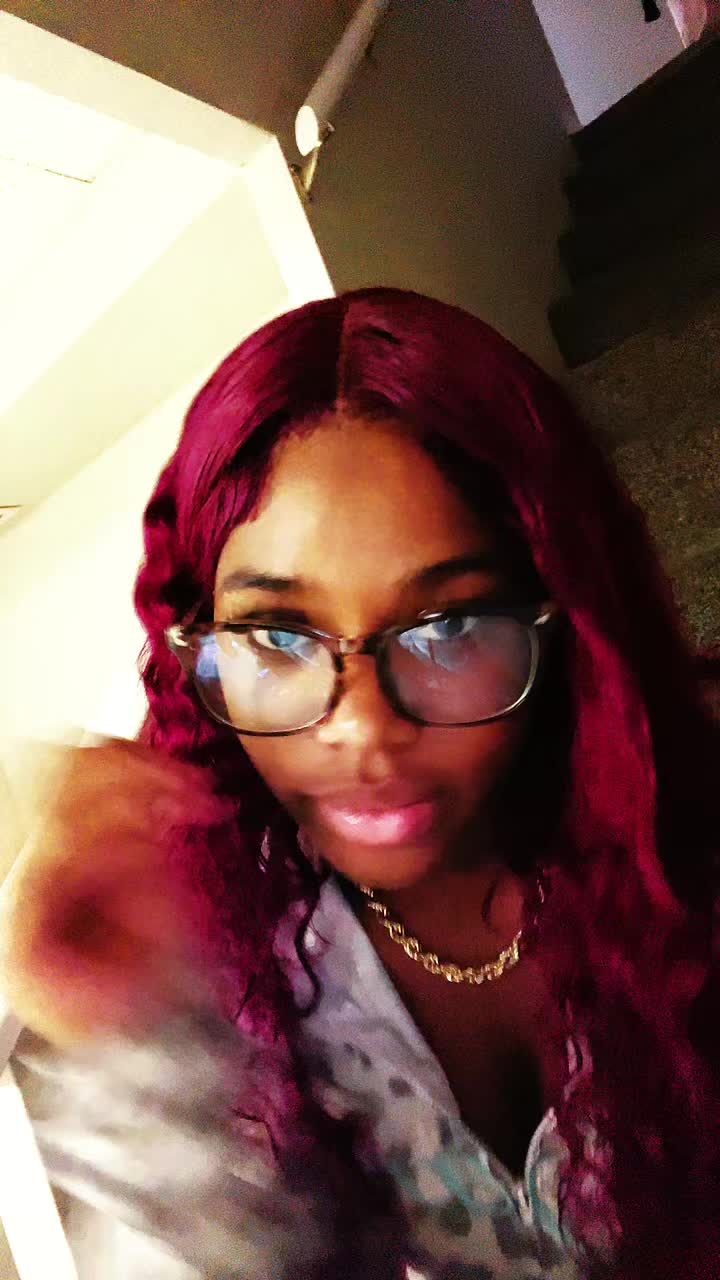 @definitelynotchrisette