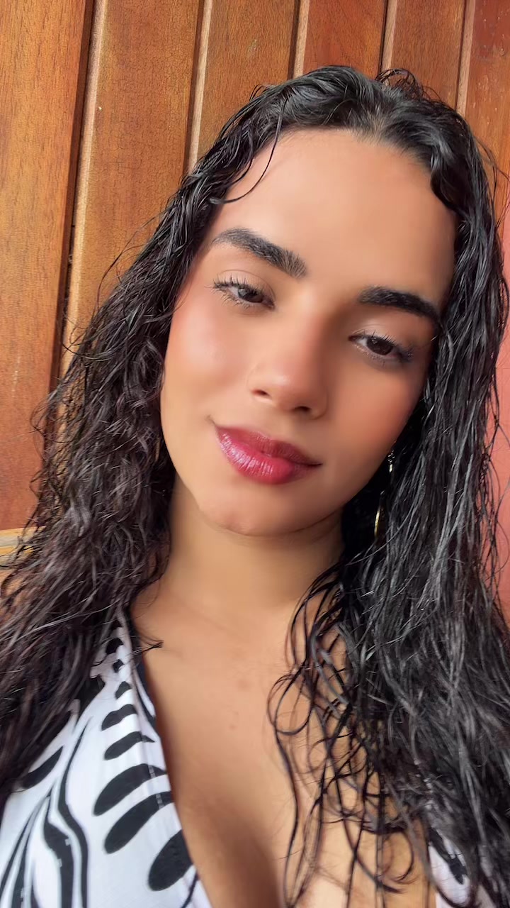 @adrielle_paz