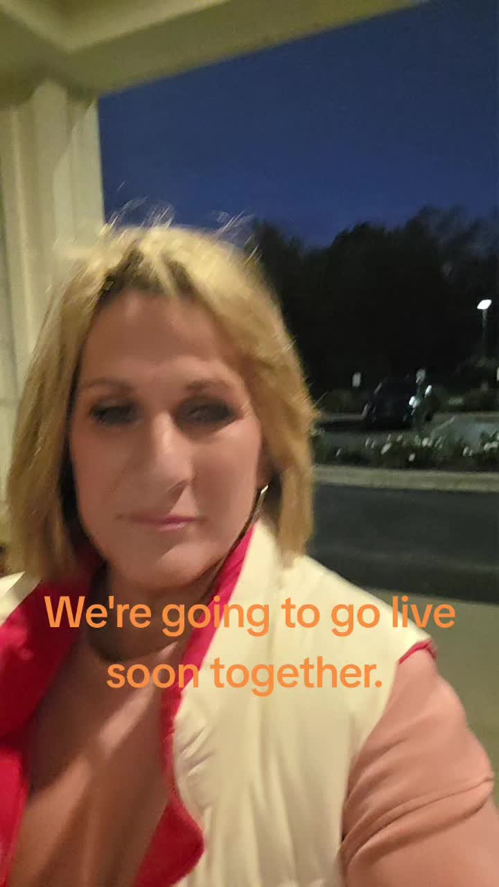 @FoxyRoxyLovesYou