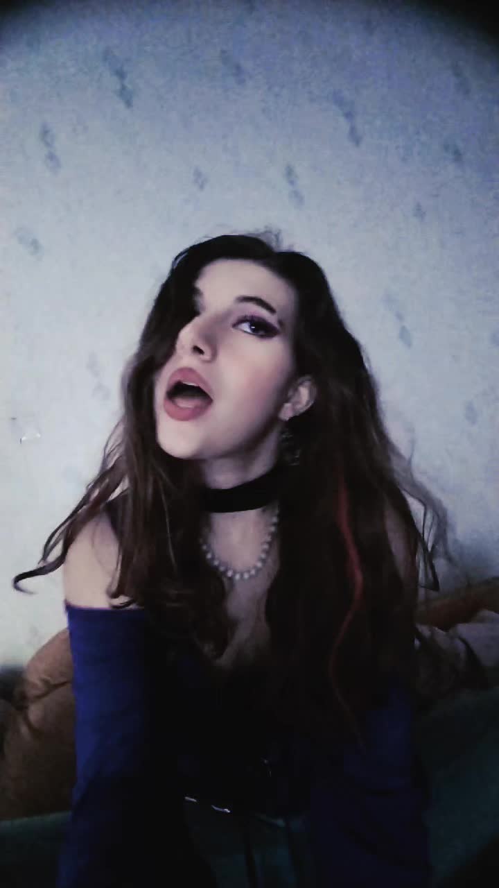 @°\^•~👠oR🎶@~•^/°