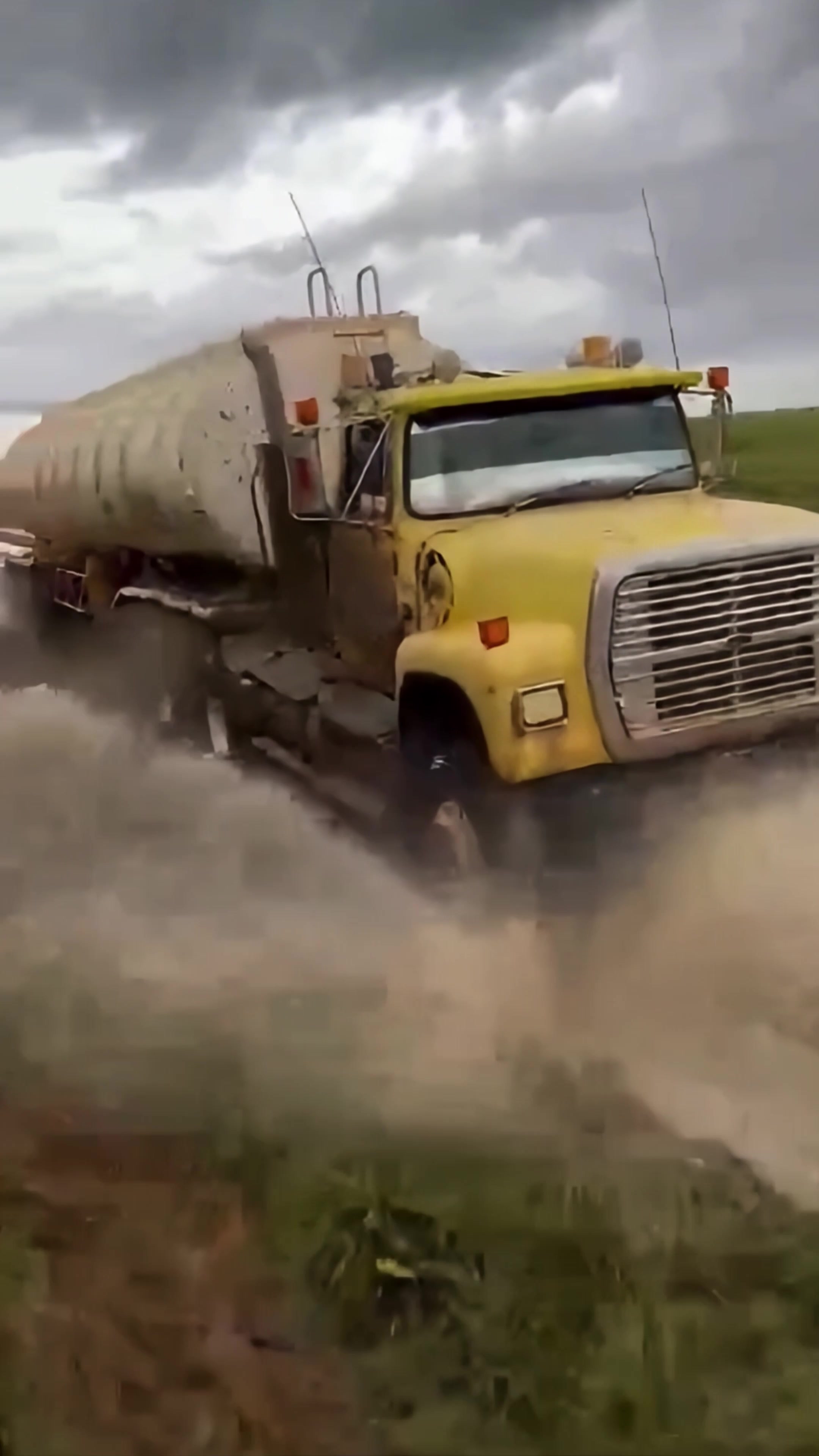 @Trocheros Trucks
