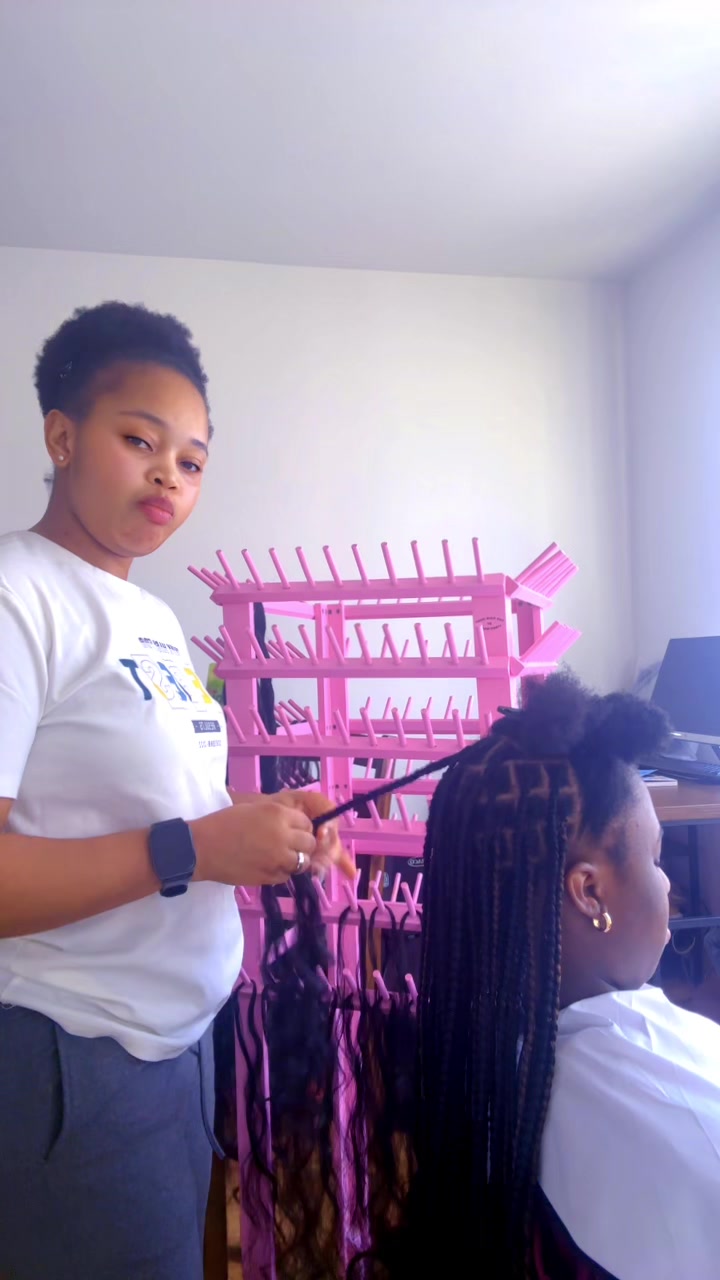 @BraidsByBri🇨🇲🇺🇸