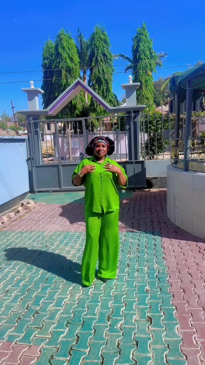 @Monica mnyantuzu