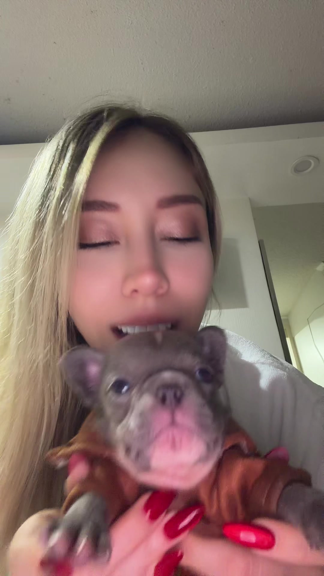 @Nicole Sens&eacute;b&eacute;