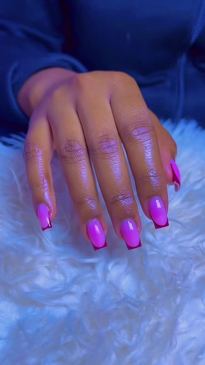 @Essie&rsquo;s glow hub