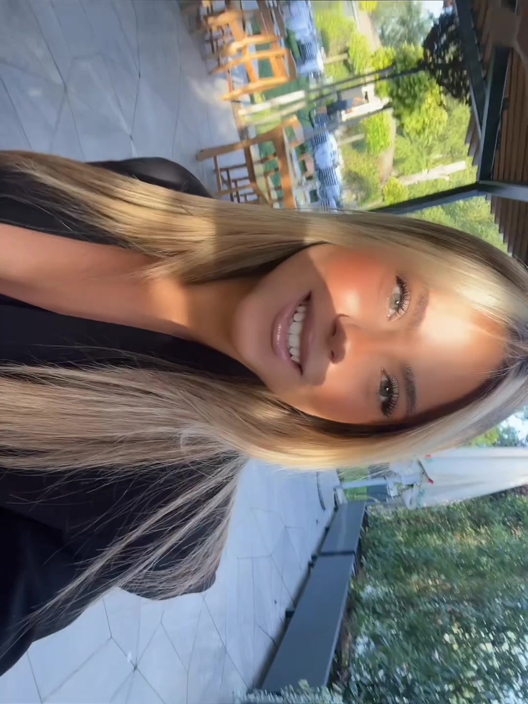 @🦋