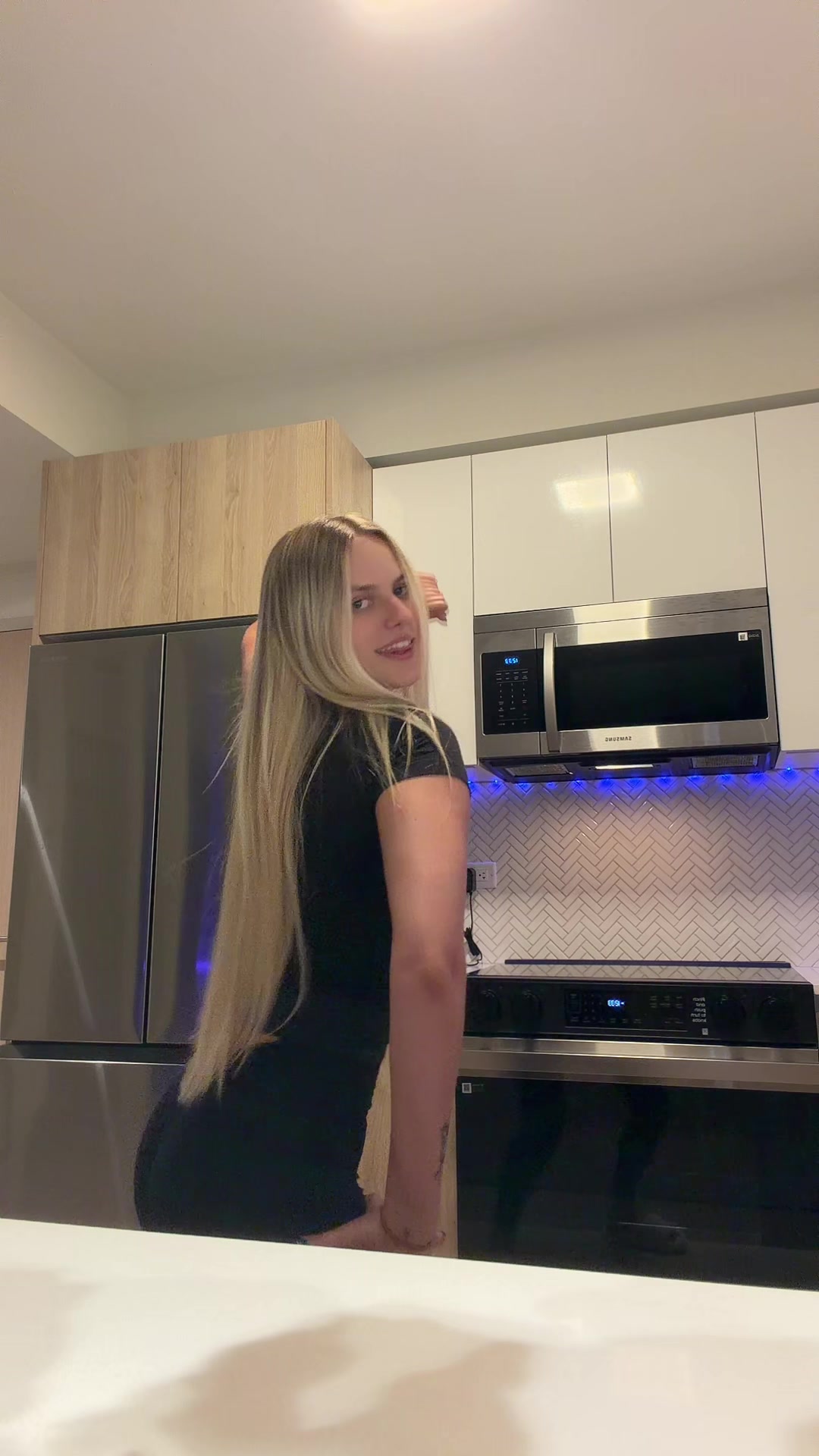 @itsvladameronenn