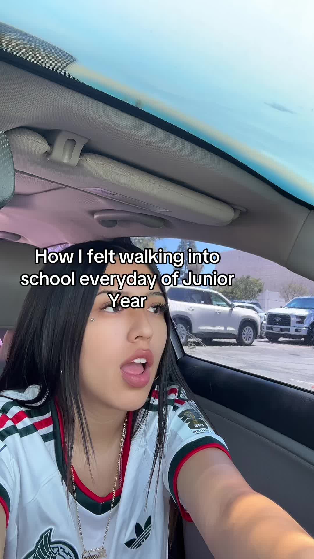 @𖣂
