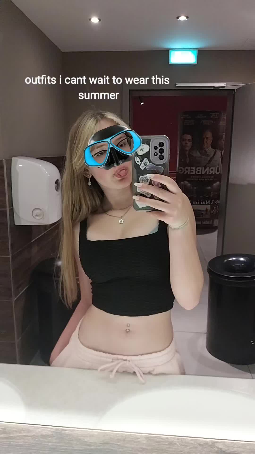 @Bella