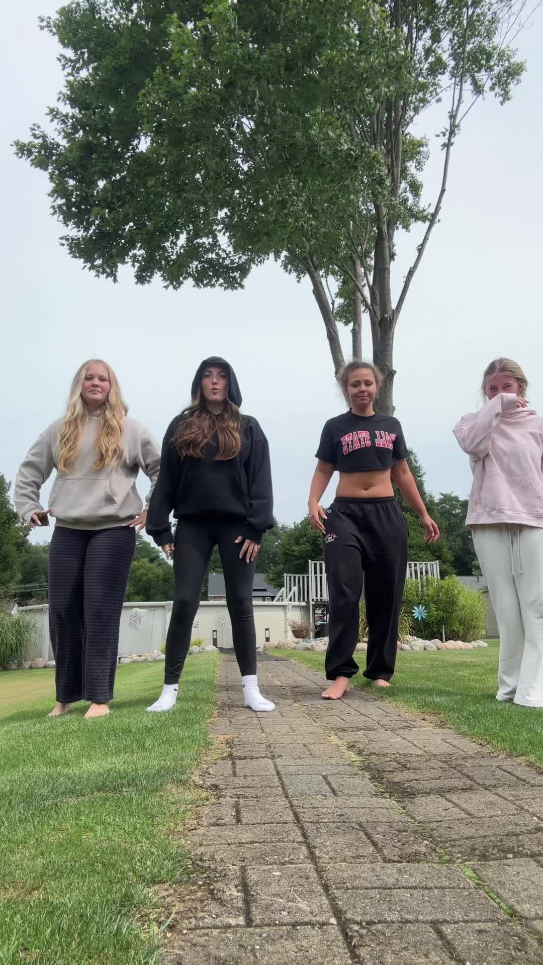 @bailey 🥰🩷🌸🦄