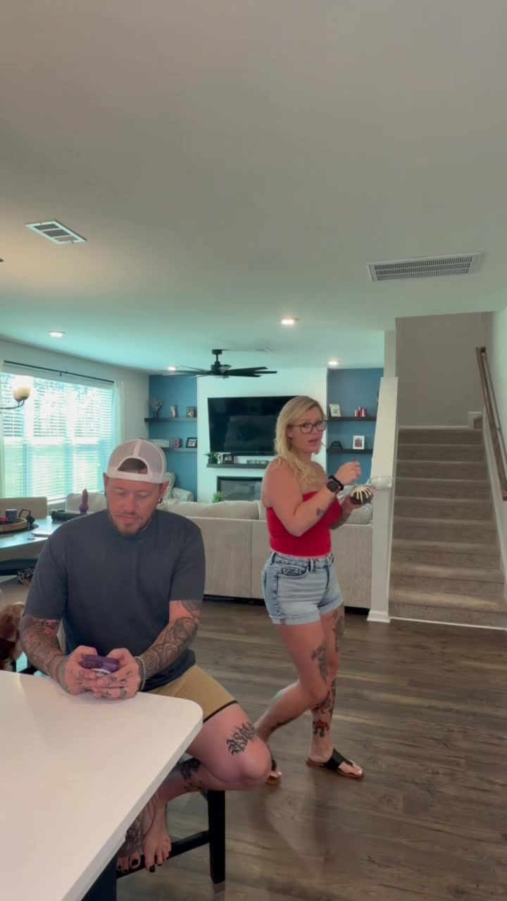 @that_blonde_wife