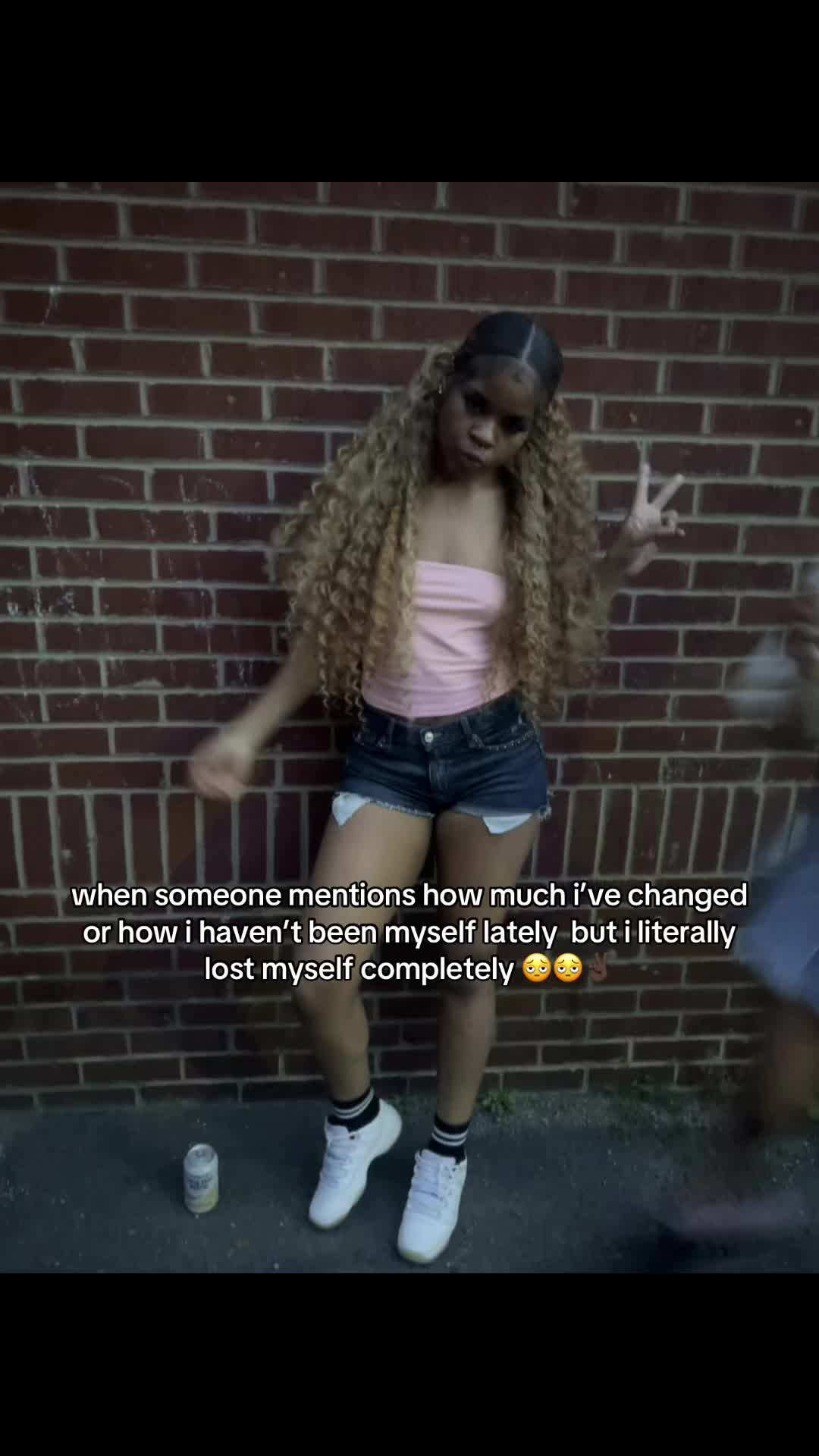 @someweirdrandomgirl