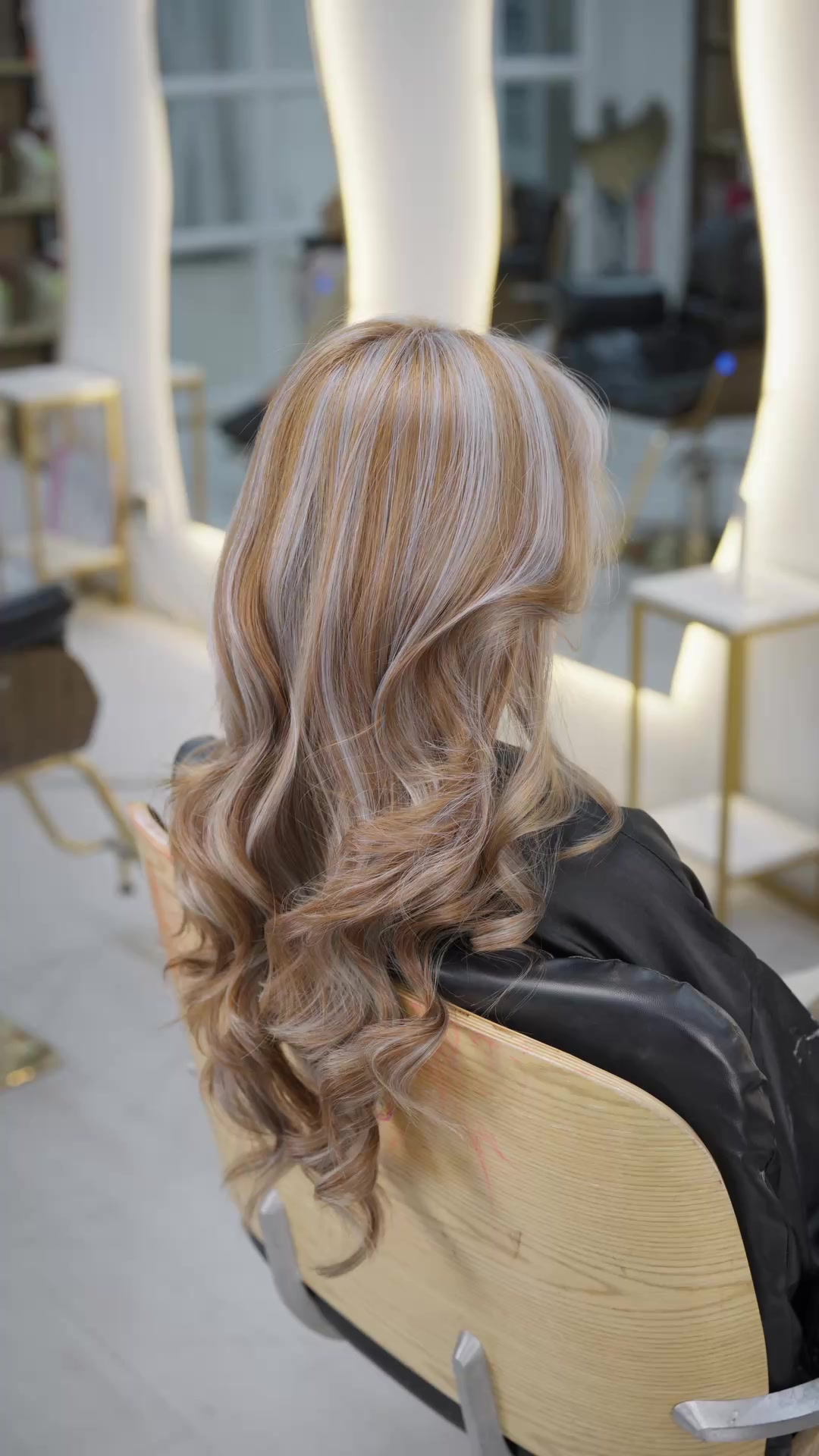 @Por Por Salon