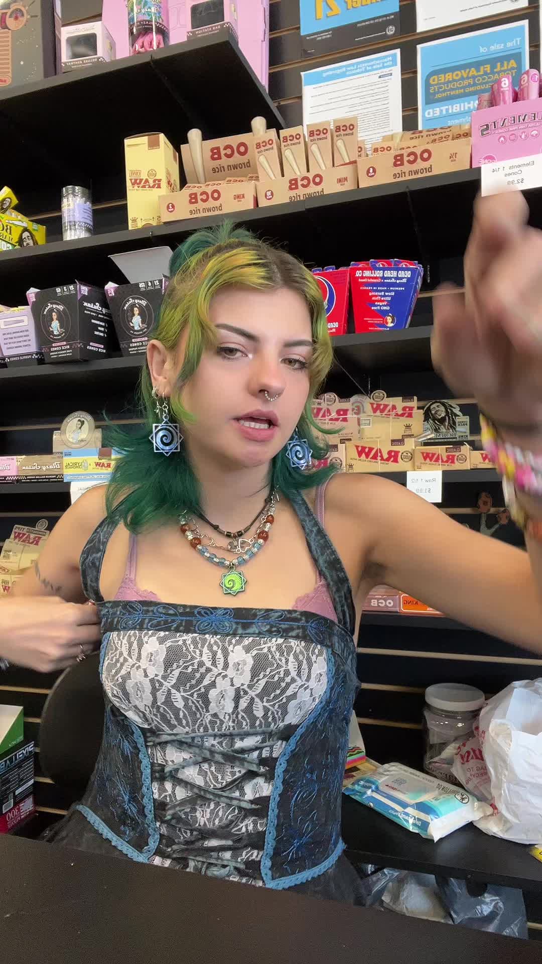 @Smokeshopgirl🍄🪩