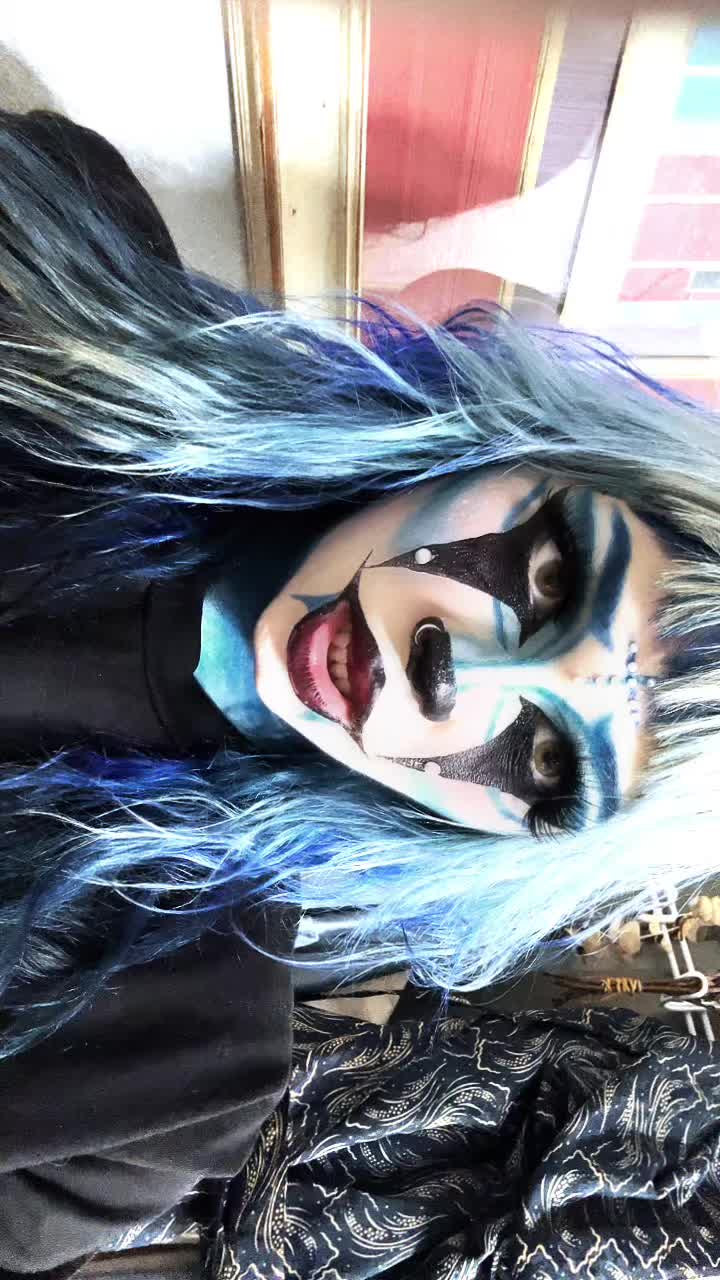 @damnandaclownin