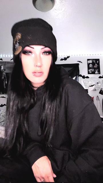 @𝕶𝖆𝖗𝖑𝖞🥀✨🖤