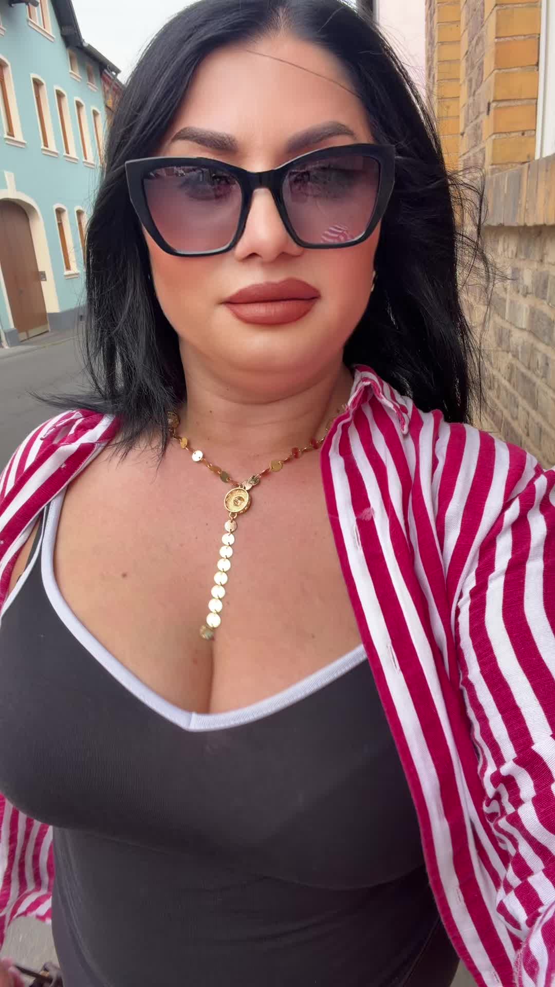 @Manuela Elena
