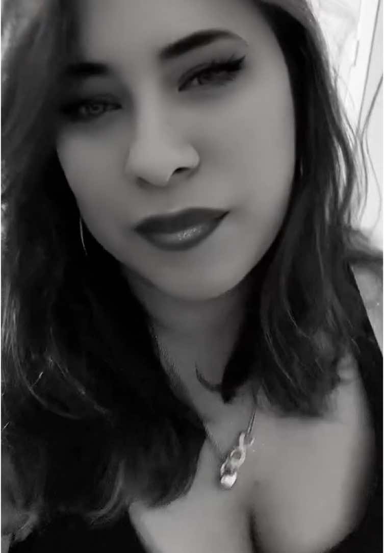 @🌺🫰Lau DameUnBeso💋🔷🔷🦉